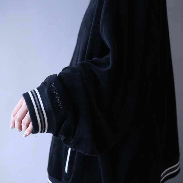 rib line design monotone coloring  wide silhouette velours track jacket
