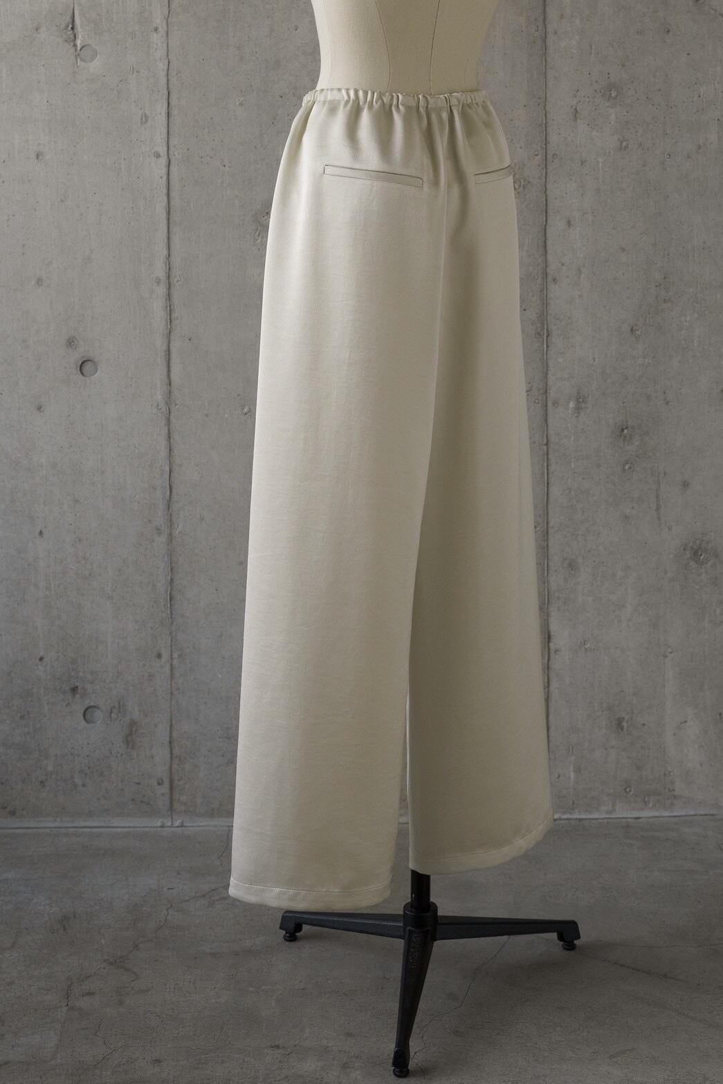 Otona satin pants(ivory) ご注文から1週間前後で発送 | roughlow