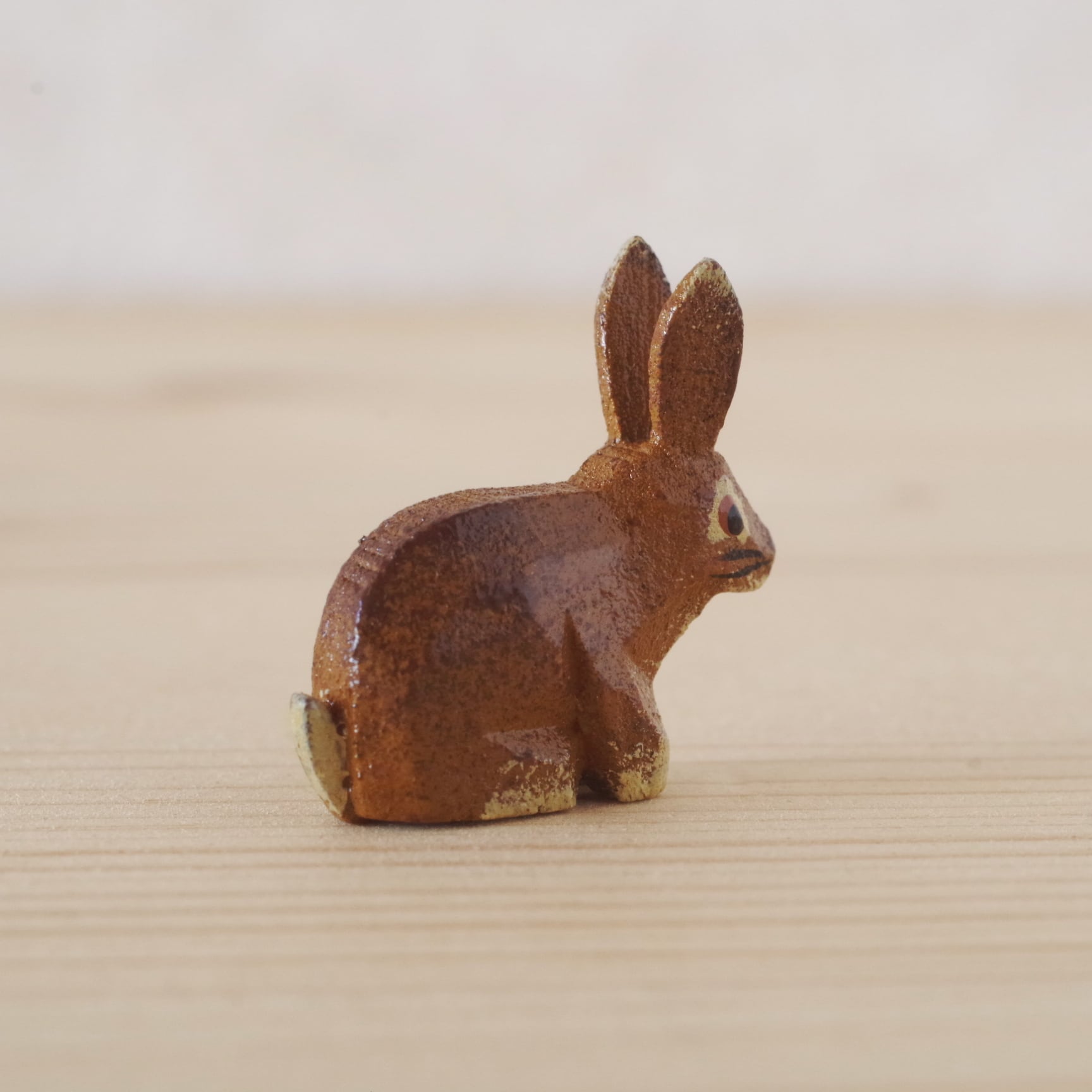 ヴェルナー ウサギ 茶 | 木のおもちゃ専門店 おもちゃ箱 イカロス 公式