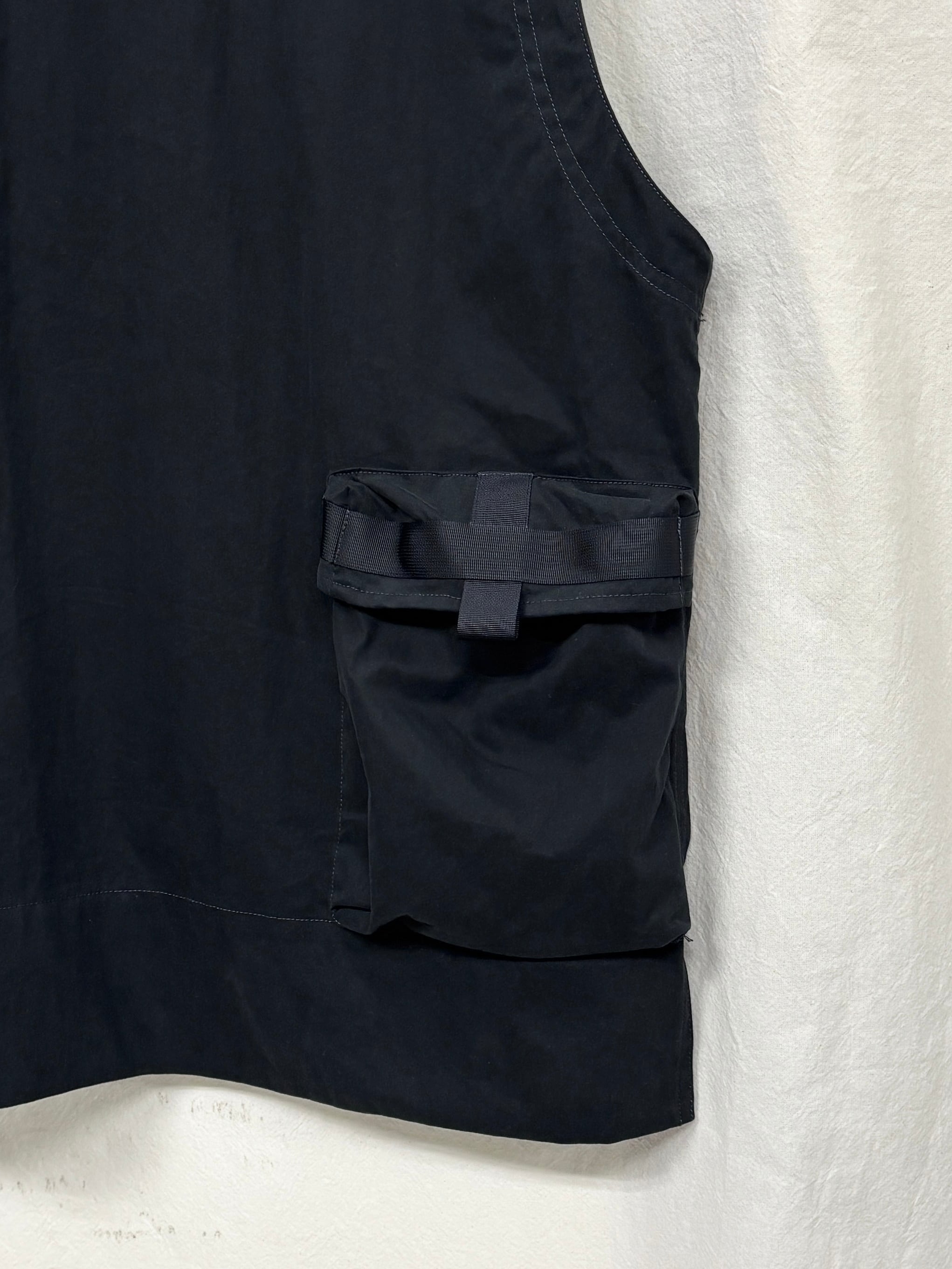 ESSAY / UTILITY VEST (BLACK) | THE MODERN AGE