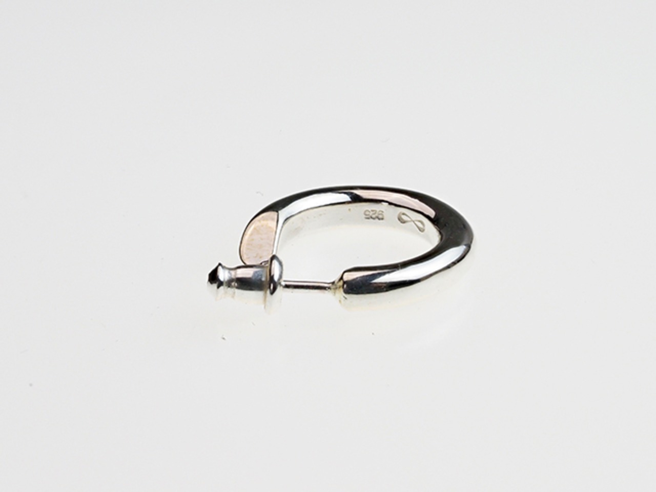 PI-002  Round earring (Small)　線径3.5mm (左耳用)