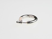 PI-002  Round earring (Small)　線径3.5mm (左耳用)