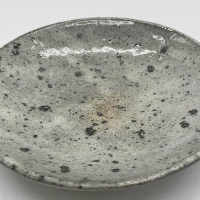 『八田 亨』白掛6寸皿　2110100106415