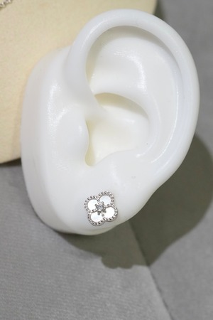 pierce flower twinkle