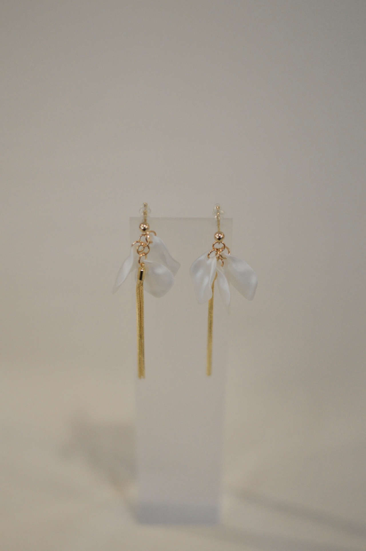 Flower Motif Long Chain Pierced Earrings / GOLD - 4
