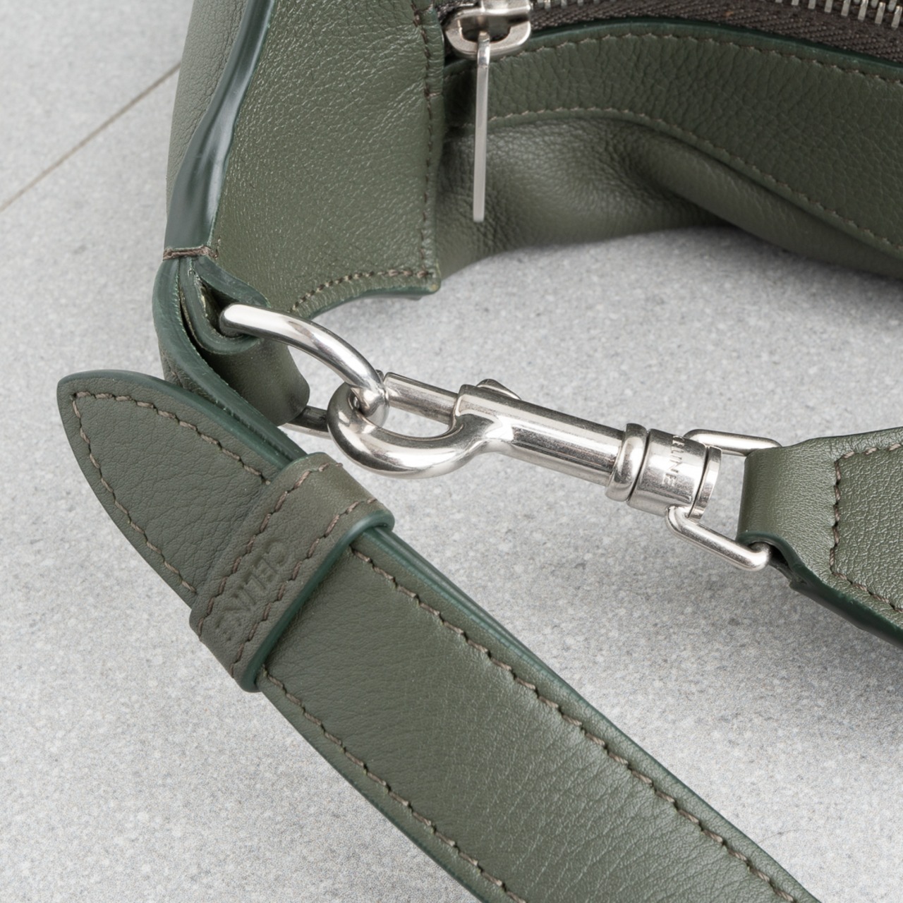 セリーヌ ラージ ストラップ ロミー カーキ レザー ショルダーバッグ