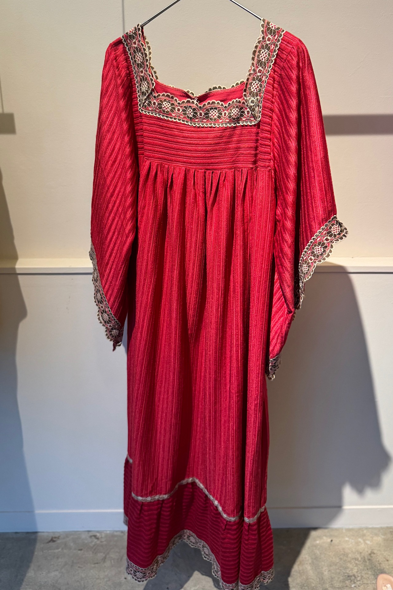 【送料無料】European red dress