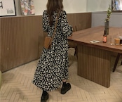 花柄Vネックフレンチワンピース