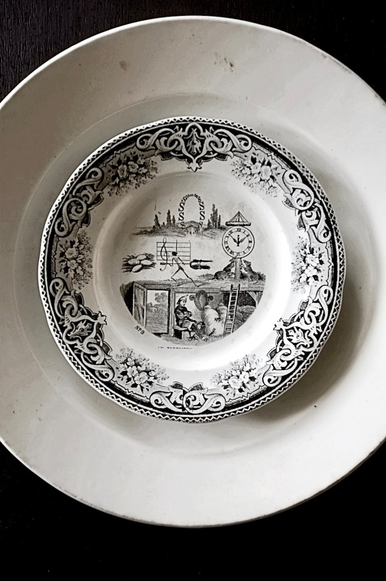 1860s Creil et Montereau Lebeuf Milliet et Cie 不可解ユートピア 謎のプレートa クレイユモントロー Rébus