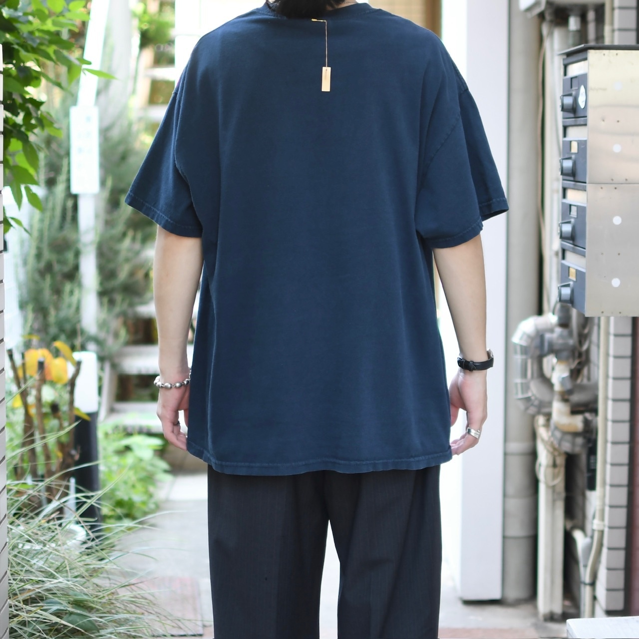 joke print tee navy