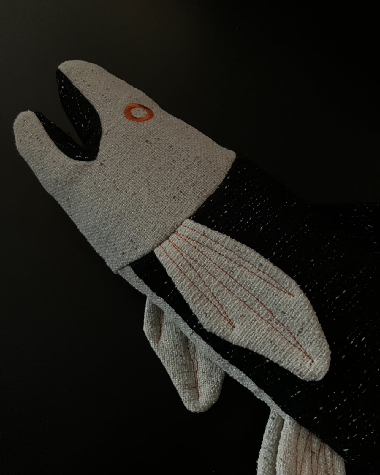 SHAKE plush -  Black
