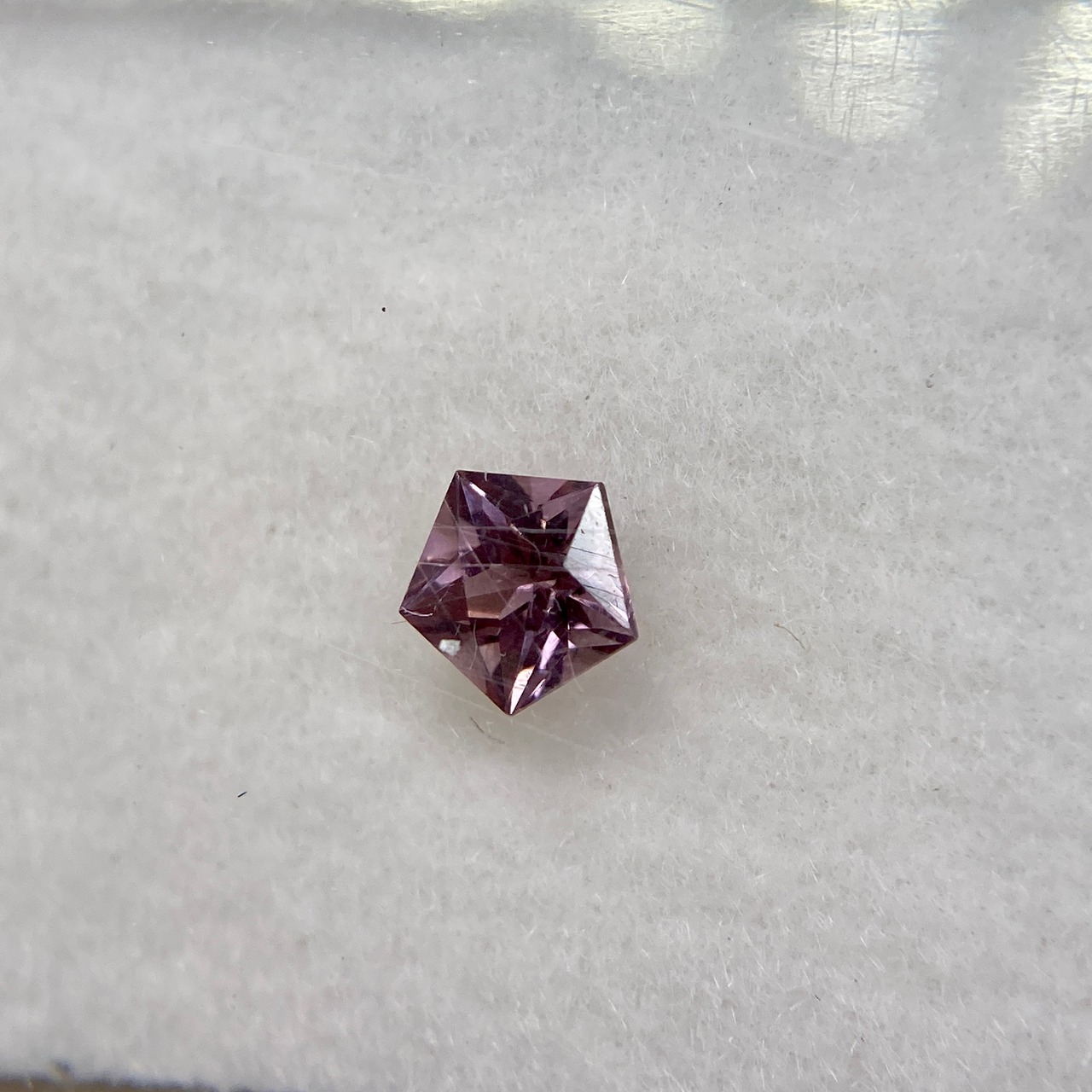 スピネル ５角形の星 選べないお買い得 約4.1mm r-0035