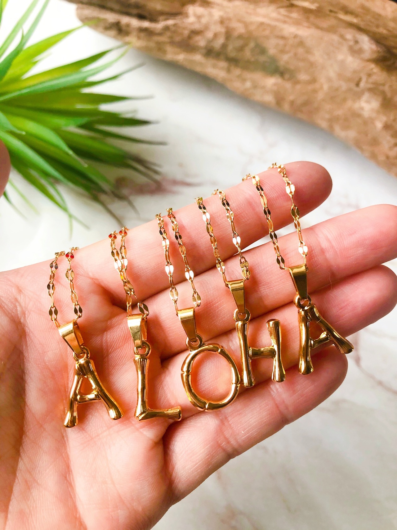 Initial necklace (イニシャルネックレスペタルチェーン、細めチェーン)