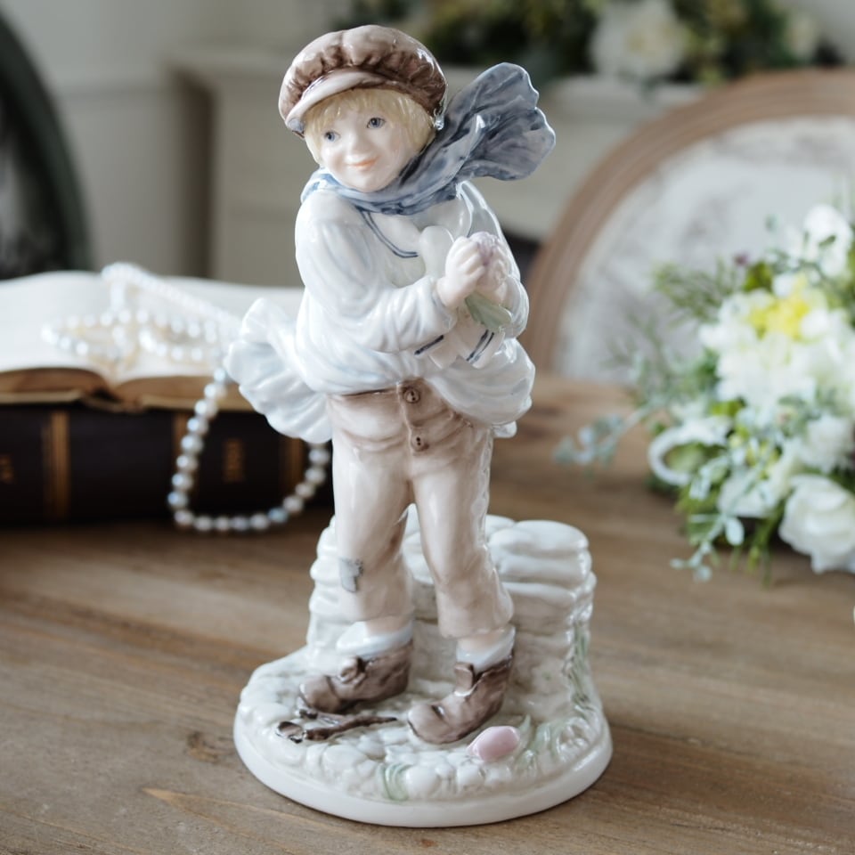 英国コールポート The Boy 1990年製 可愛い少年のフィギュリン