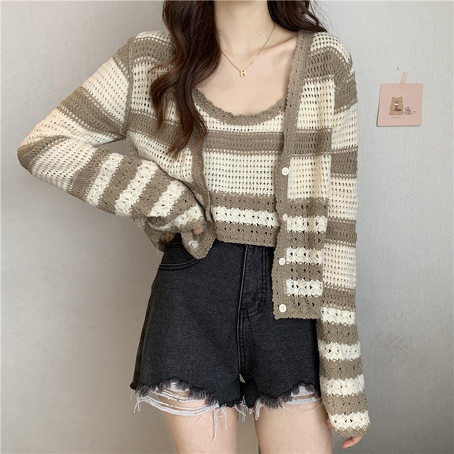 【送料無料】3色 ニット セットアップ キャミソール＆カーディガン ケーブル ボーダー クロシェ 透かし編み  トップス トップス 無地 長袖 個性的 長袖 肌見せ 肩見せ かわいい 大人可愛い きれいめ カジュアル おしゃれ お洒落 こなれ感 ラフ 主役級 存在感 無地 春 秋 10代 20代 30代 レディース 女の子 学生 通学 デート お出かけ 女子会 休日 着回し 普段使い 韓国 韓国系 オルチャン コーデ スタイル プチプラ  ホワイト 白 ブラック ブルー ピンク イエロー db4138