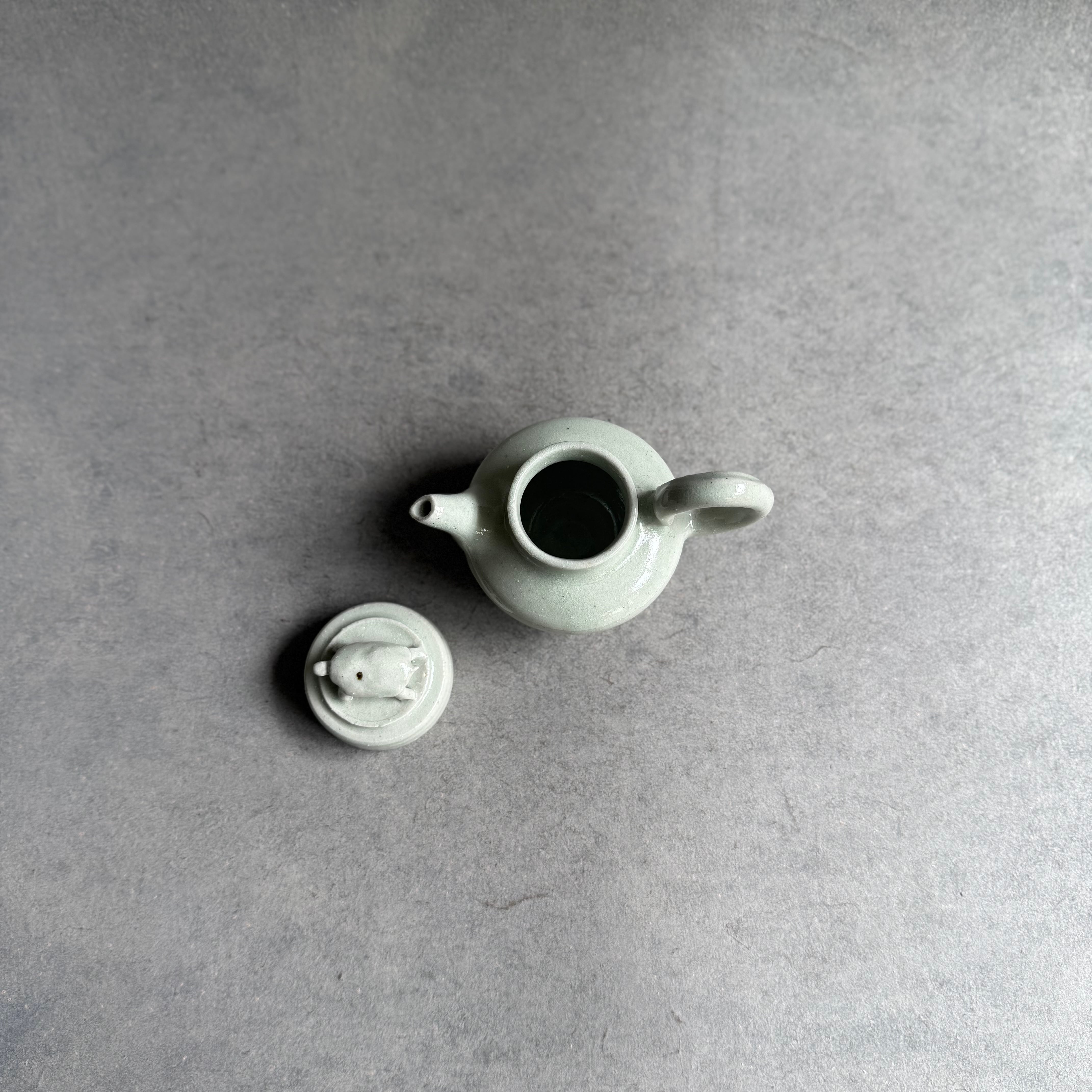 日高伸治 白磁亀文茶壺 | gallery 一白