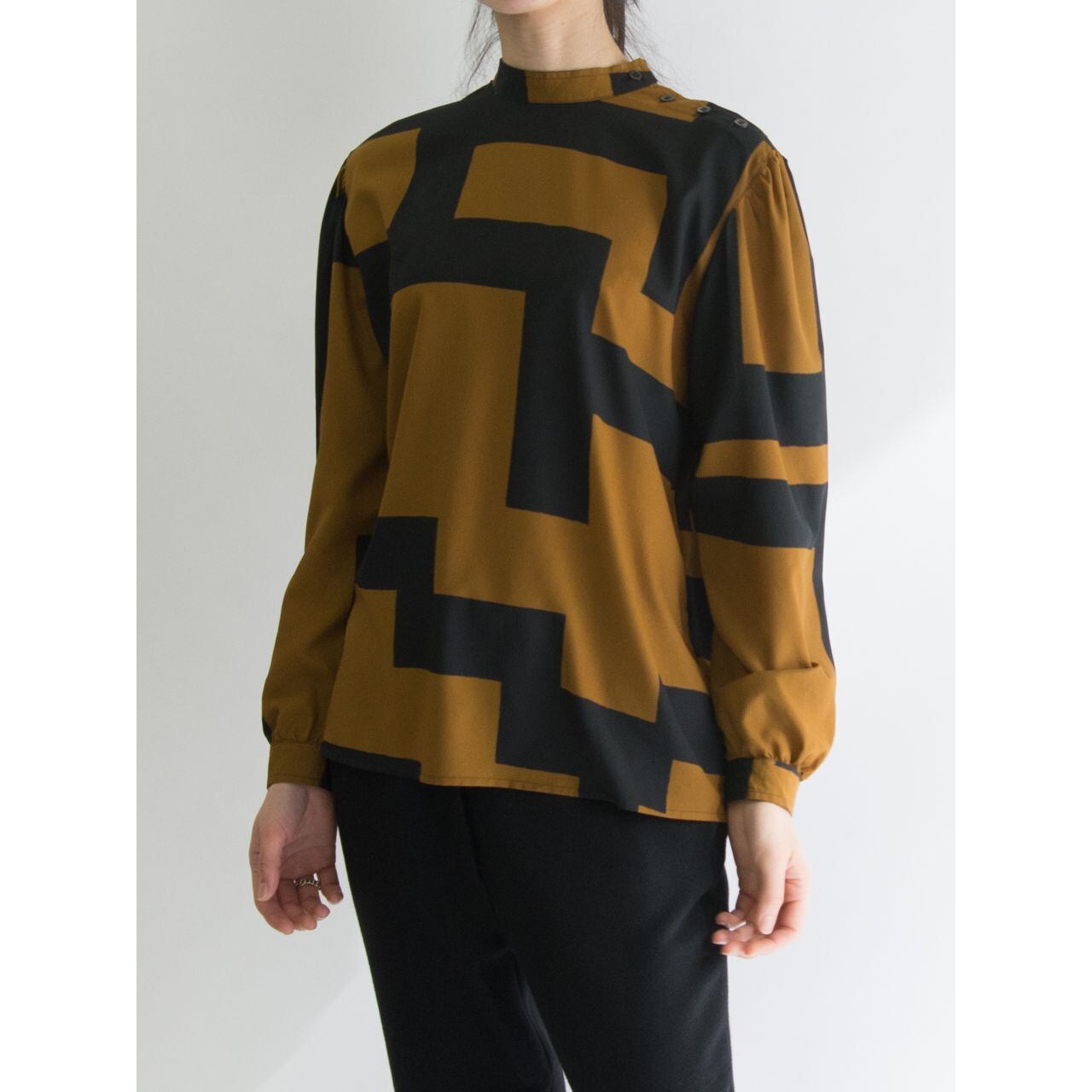 【Made in France】Geometric pattern pullover blouse（フランス製 ジオメトリック柄プルオーバーブラウス）2c