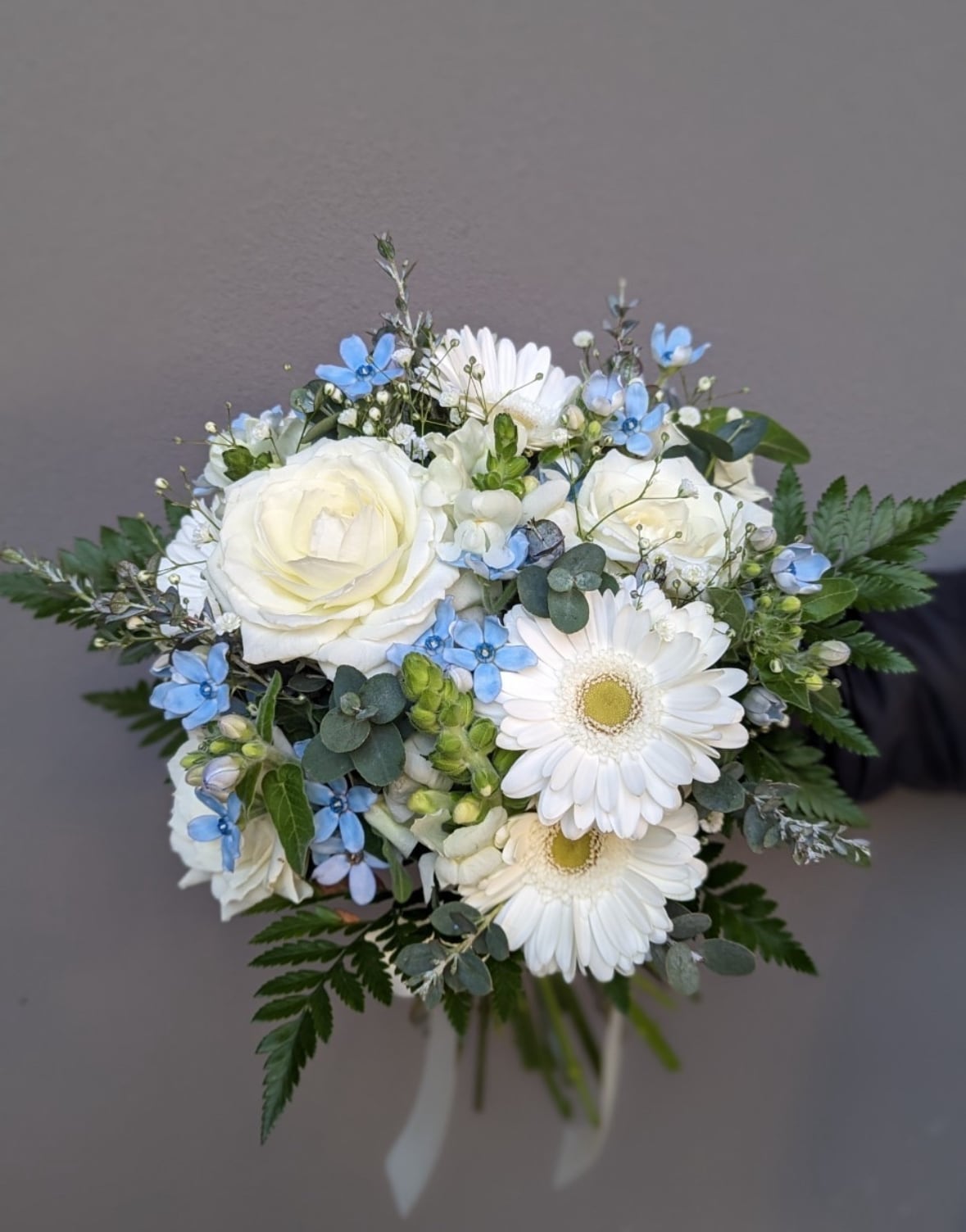 クラッチブーケ White Blue(ブートニアセット) | Lee.espoir リー