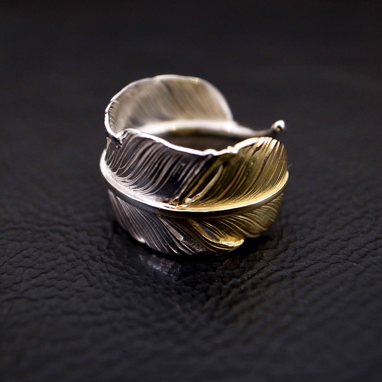 TARO WASHIMI : M FEATHER K18 TOP RING 01 | Gusset