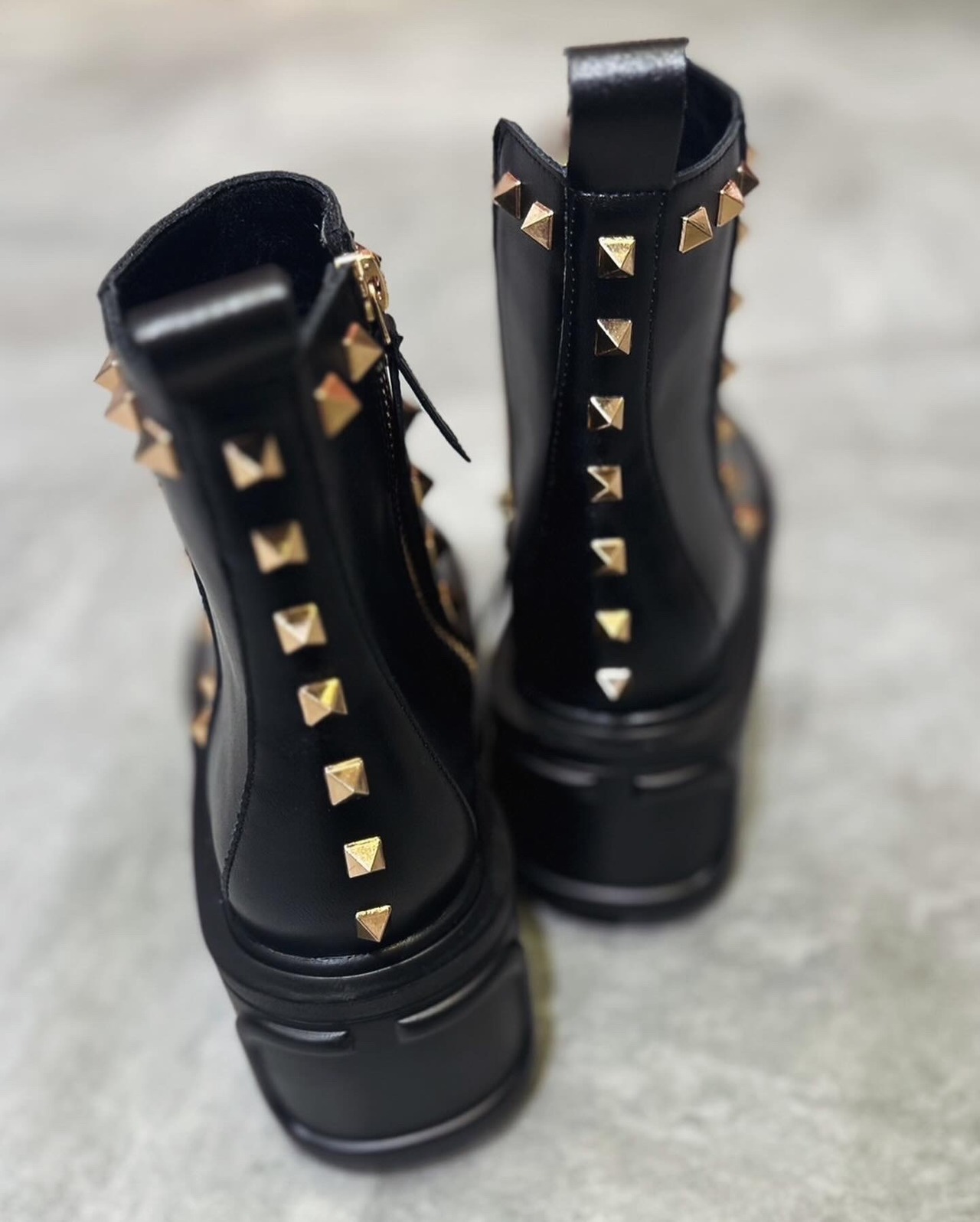 シスター　Sister　リベット厚底ブーツ