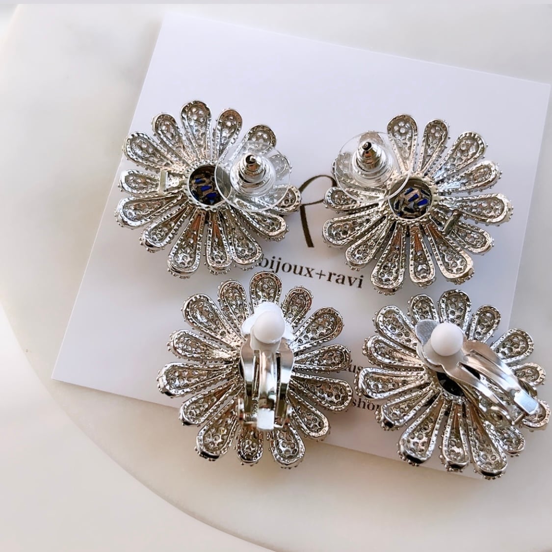 Margaretピアス&イヤリング(ネイビー) | BIJOUX+RAVI 【ビジュープラス