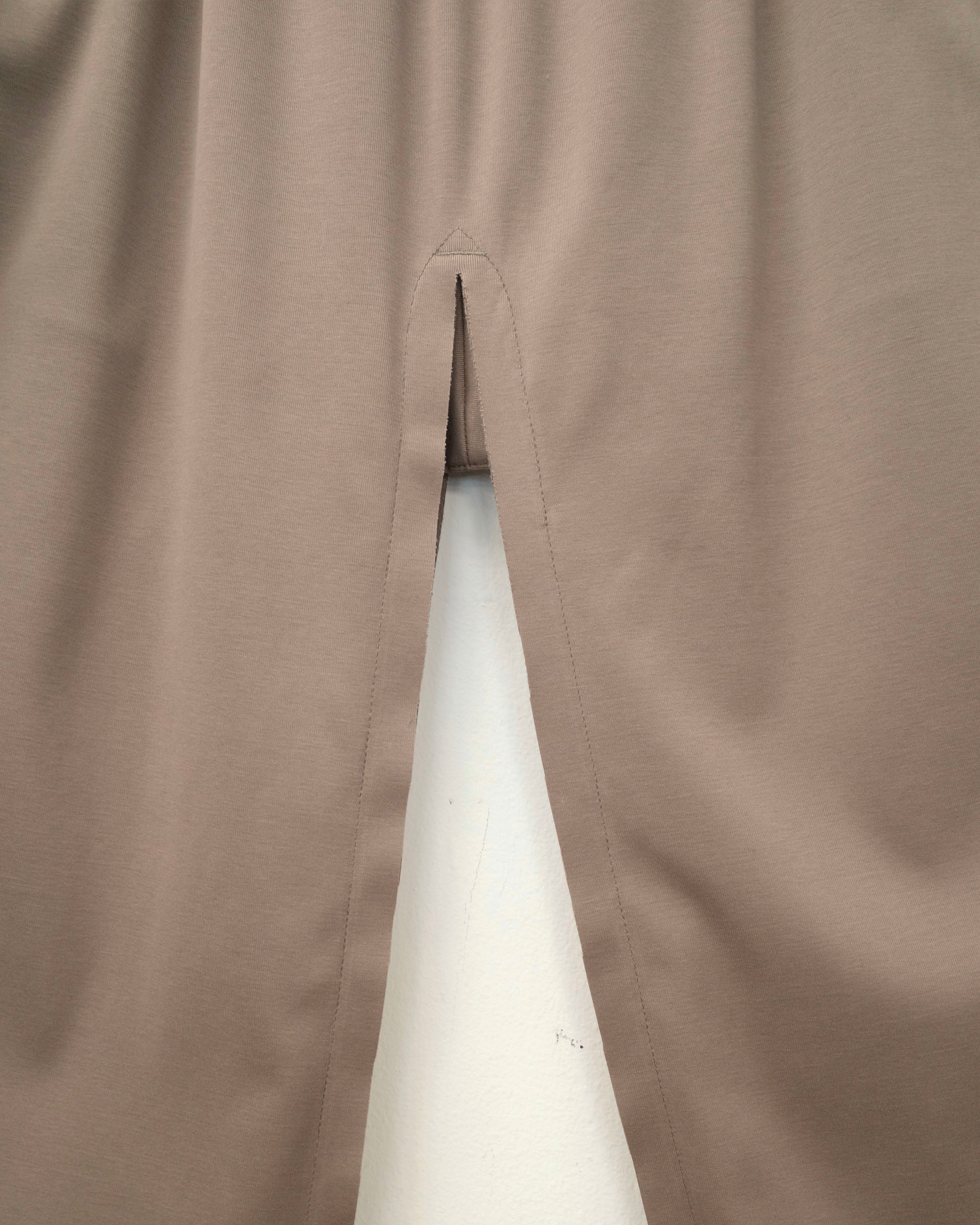 i'm here - “SLIT” Pants ：Brown｜スーピマリブ／カットオフ／南京玉