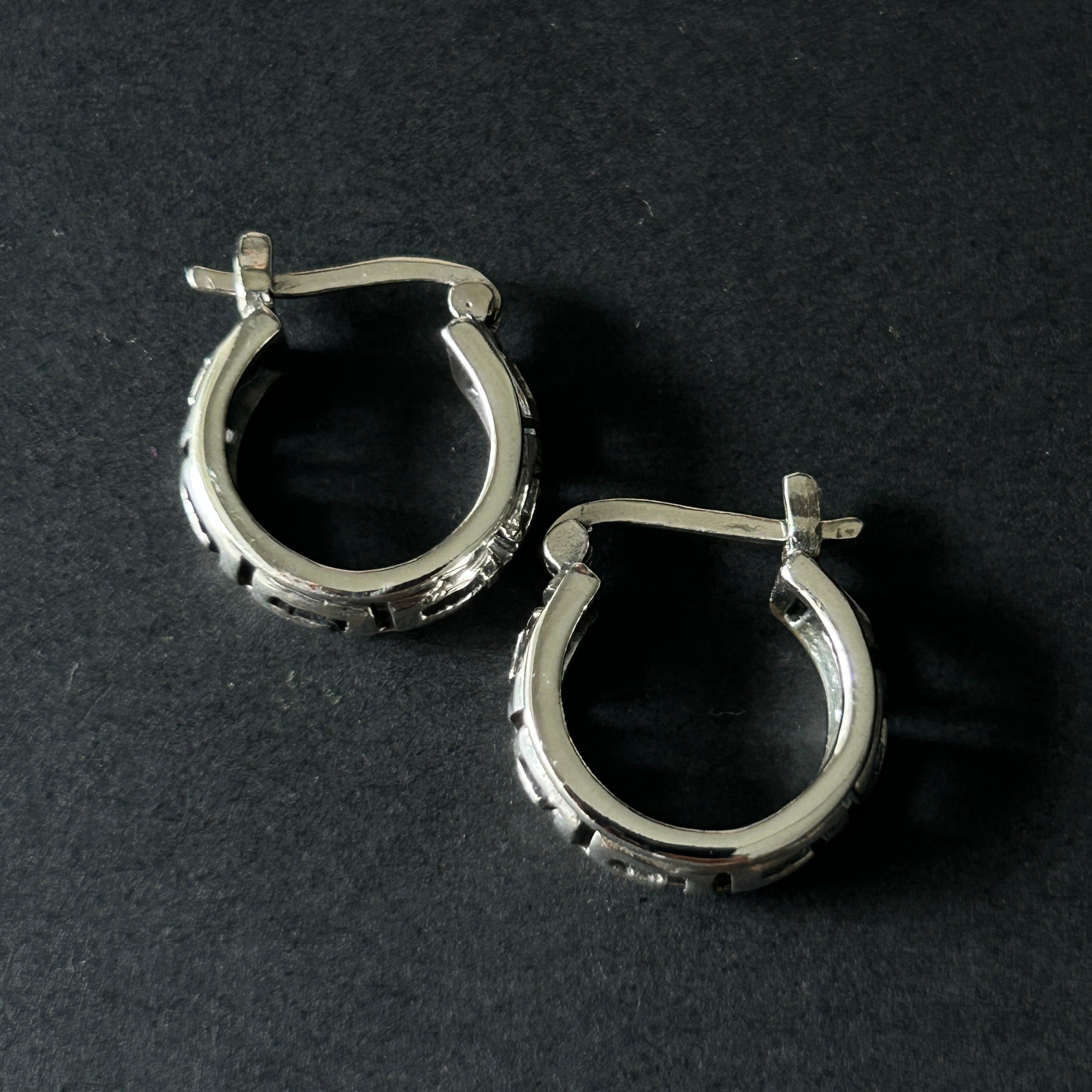 シルバー925 silver 幾何学デザインフープピアス/軽研磨仕上げ/両耳