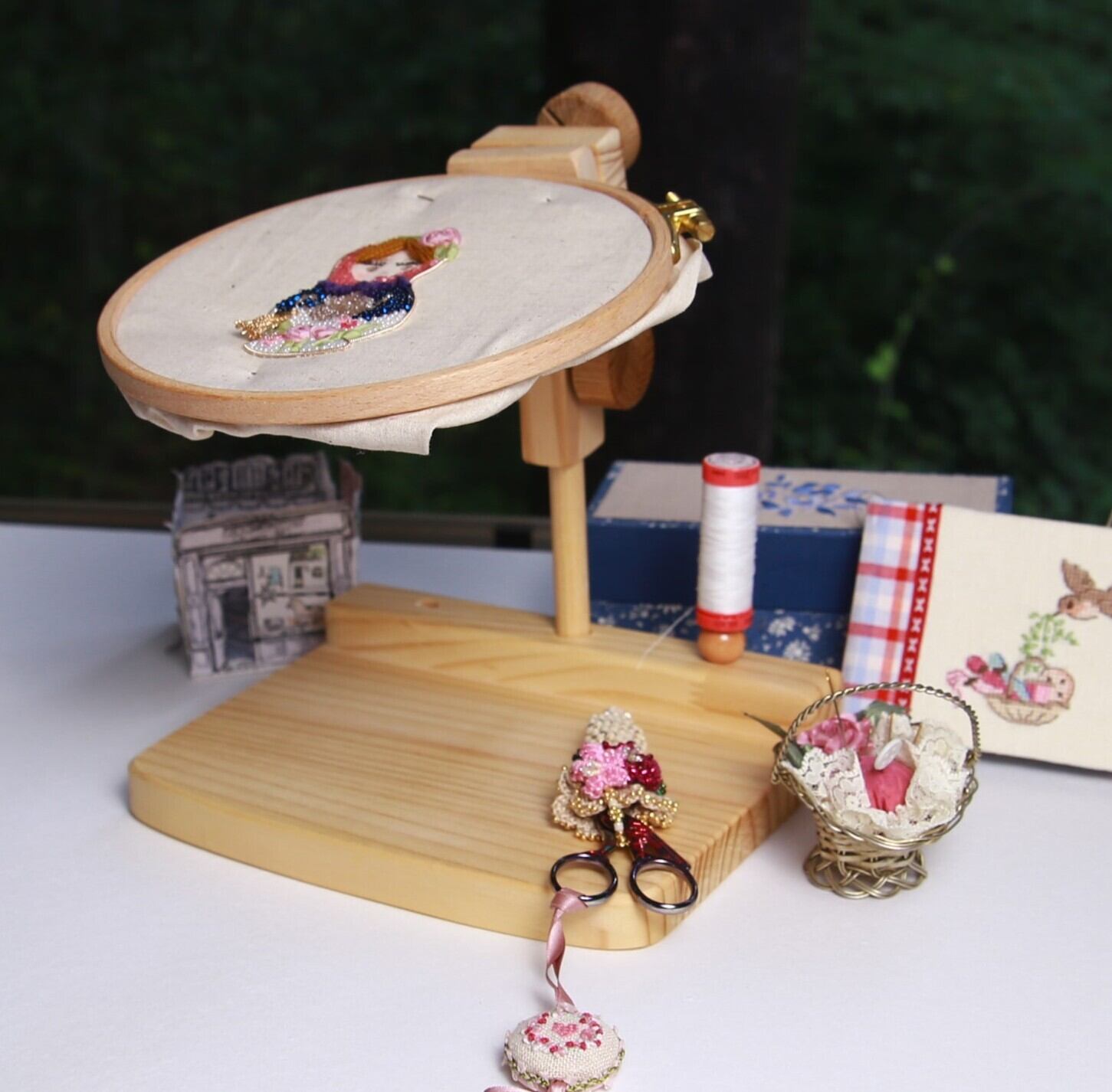 Embroidery Hoop Stand C+ (Pine Wood)【EXPORT】/EDDY WOODWORKS