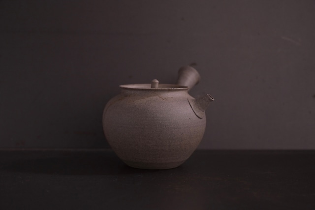 小俣冠丞 藻掛茶注(丸型)