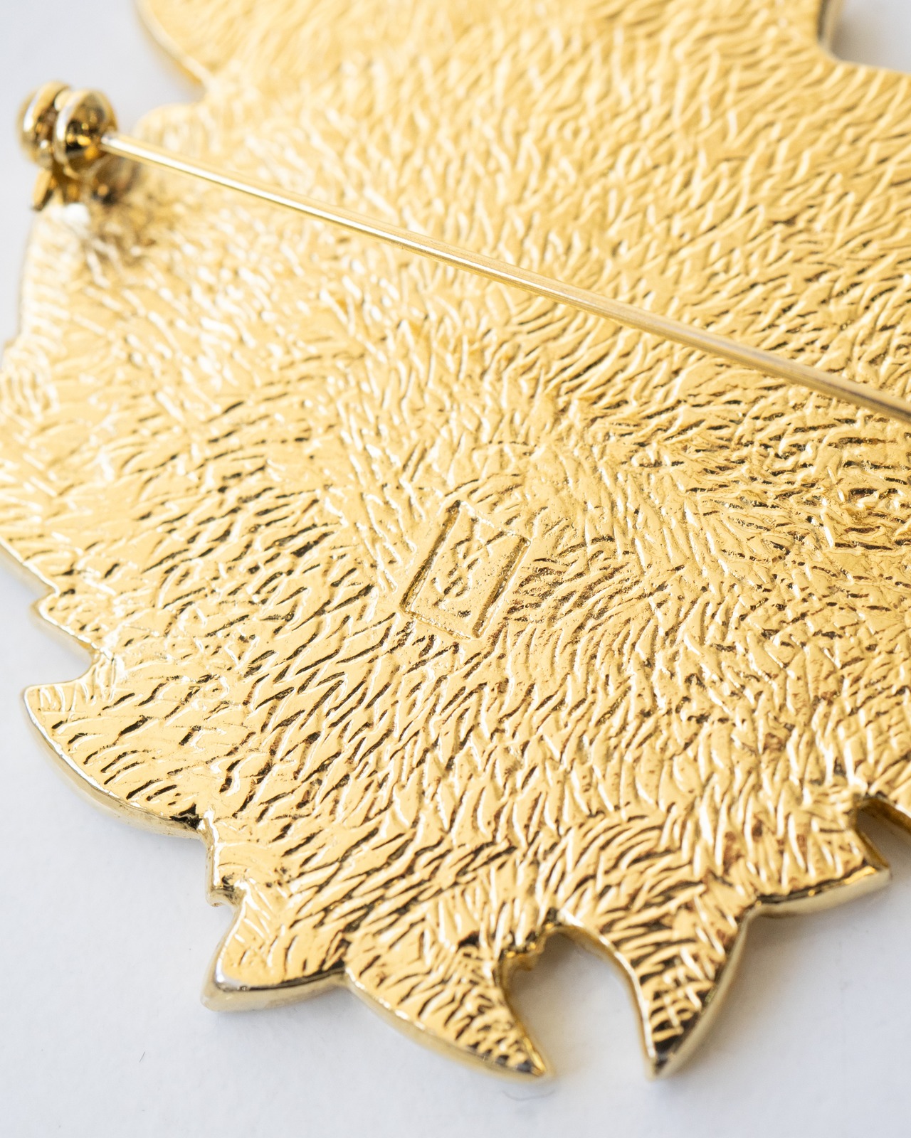 〈Yves Saint Laurent〉Leaf Brooch