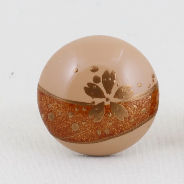 29-2 輪島塗　カウス／白塗／桜蒔絵