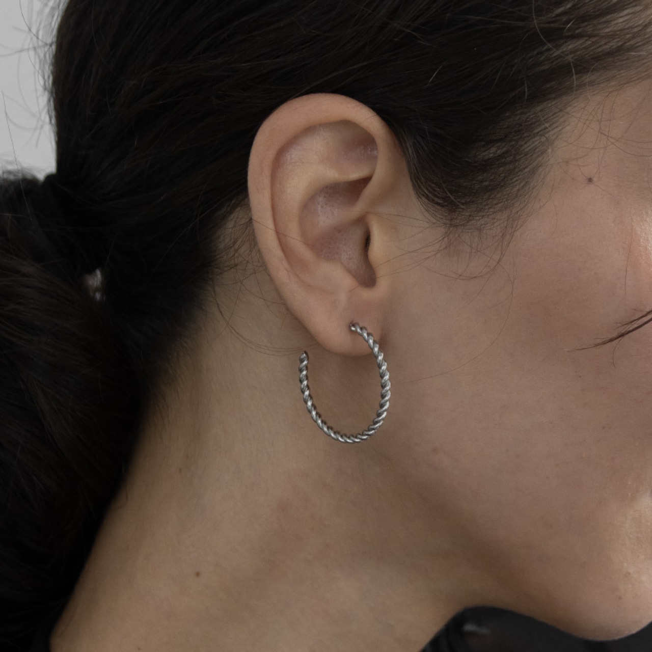 【ネコポス便】金属アレルギー対応 ツイストフープピアス R 1814