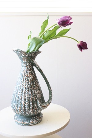 Paint vase