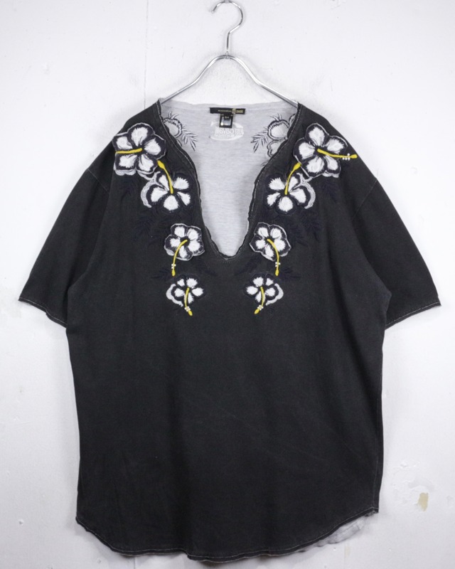 【Caka  act2 】“Just Cavalli” Hibiscus Patch × Embroidery Design Vintage Skipper T-Shirt