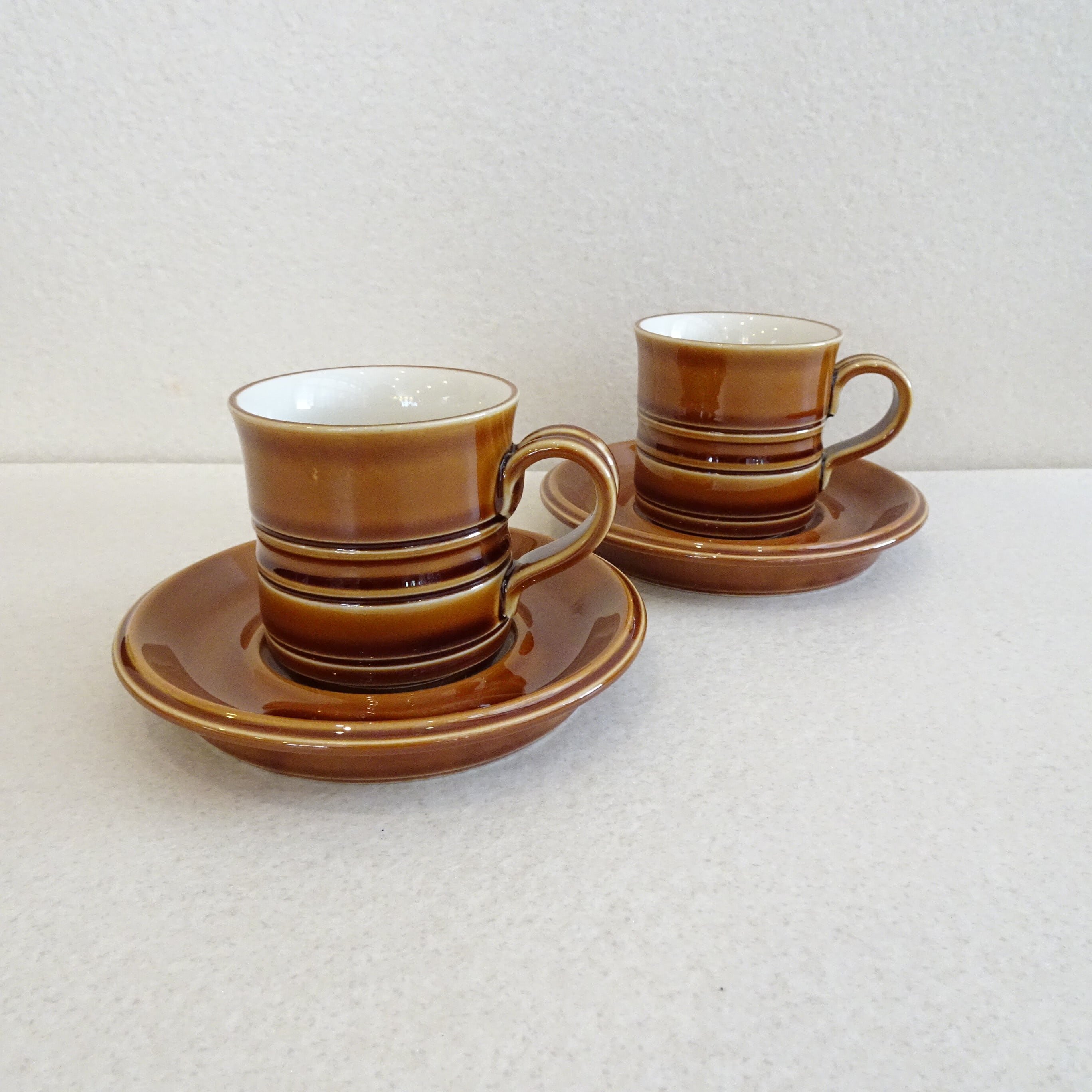レトロなブラウンカップ&ソーサー(中)2客セット