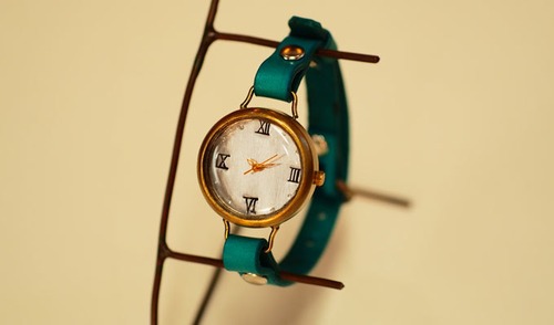 小ぶりなかわいい腕時計