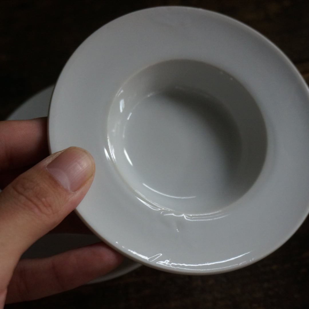 古い国産の白磁小皿