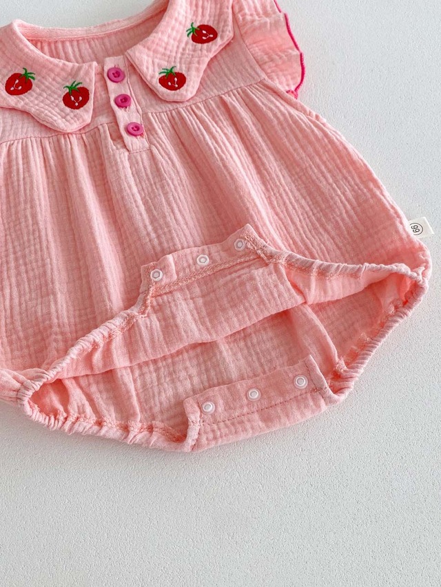 【BABY】いちご刺繍フリル袖ダブルガーゼロンパース - 12