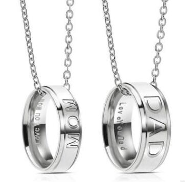 ペアリングネックレス★セット価格 MOM＆DAD刻印入り 結婚記念日やギフトなどに
