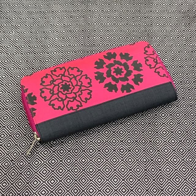 財布　シルク財布　ピンク　軽い財布　限定財布　TSUBOMI WALLET カンボジアシルク　シルク ピンク