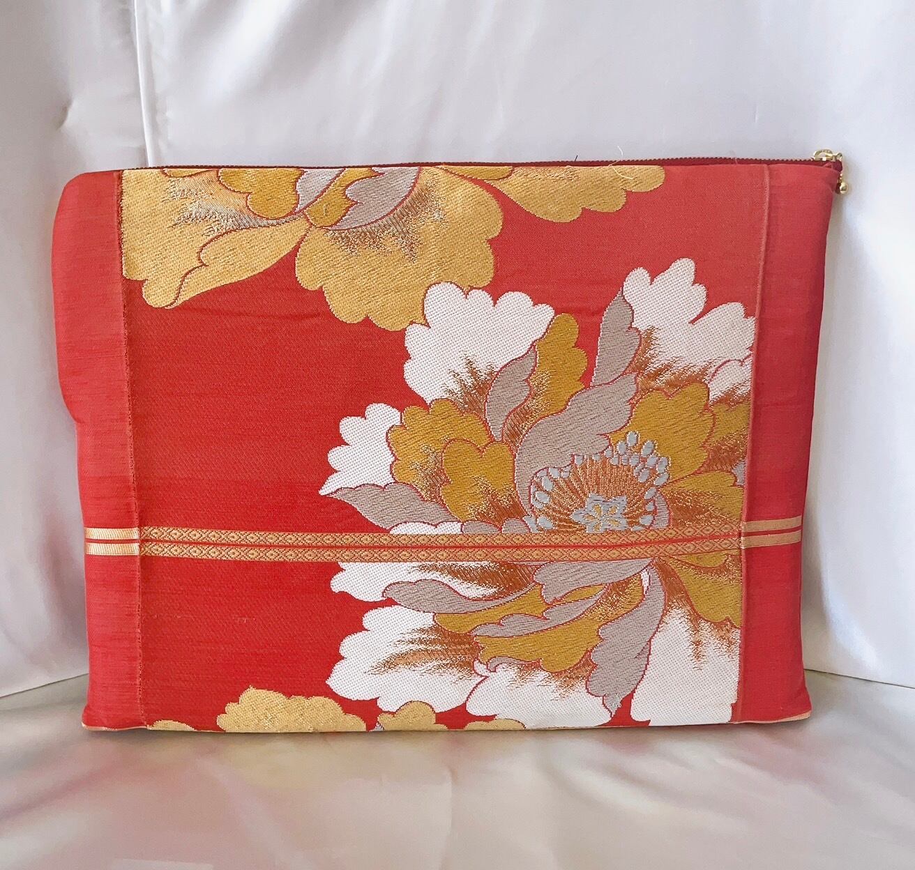 PCバッグ 13インチまでOK！ 帯リメイク 臙脂 金 牡丹 クラッチ A4