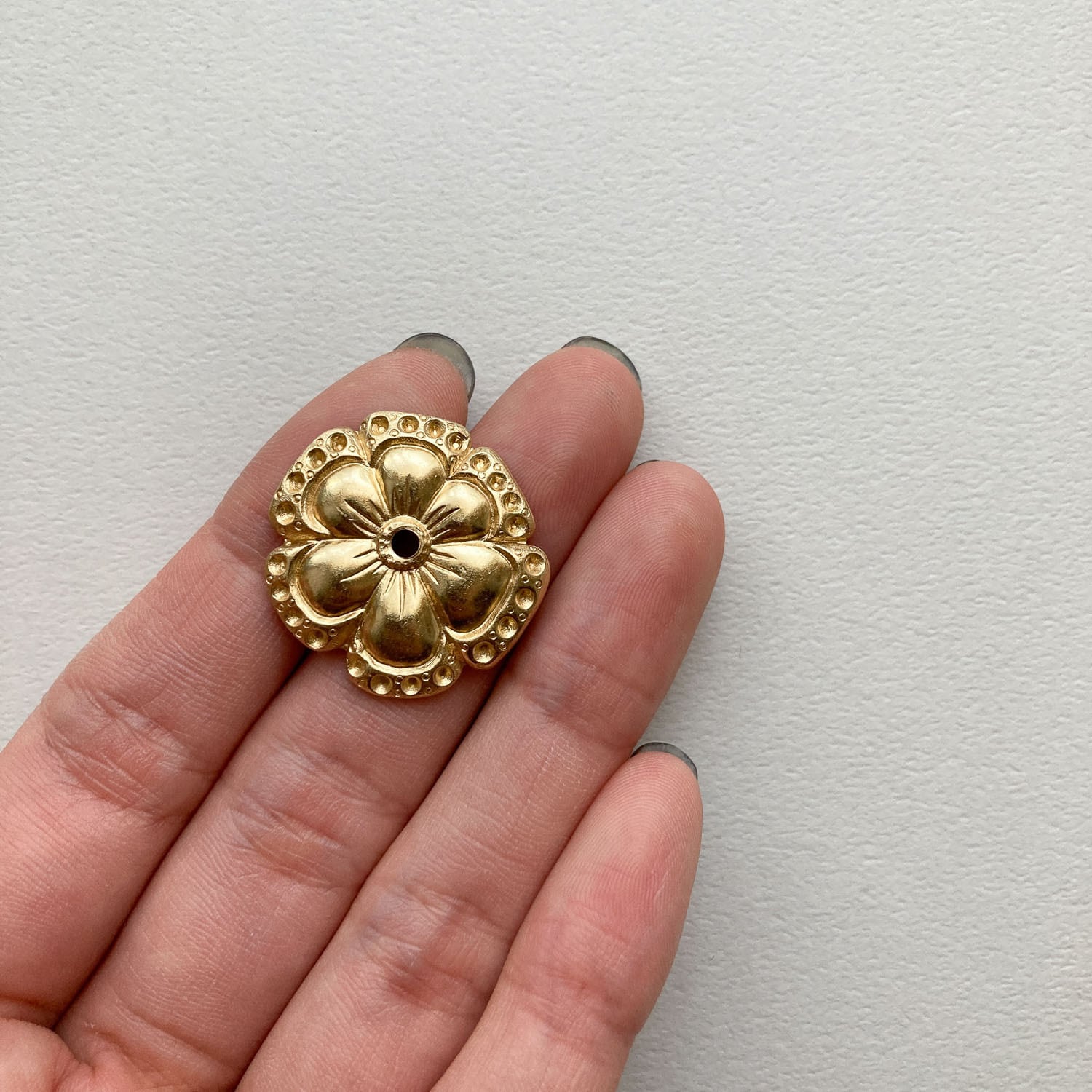 最終入荷〉USA真鍮 縁セッティング付お花パーツ | Dua-アクセサリー