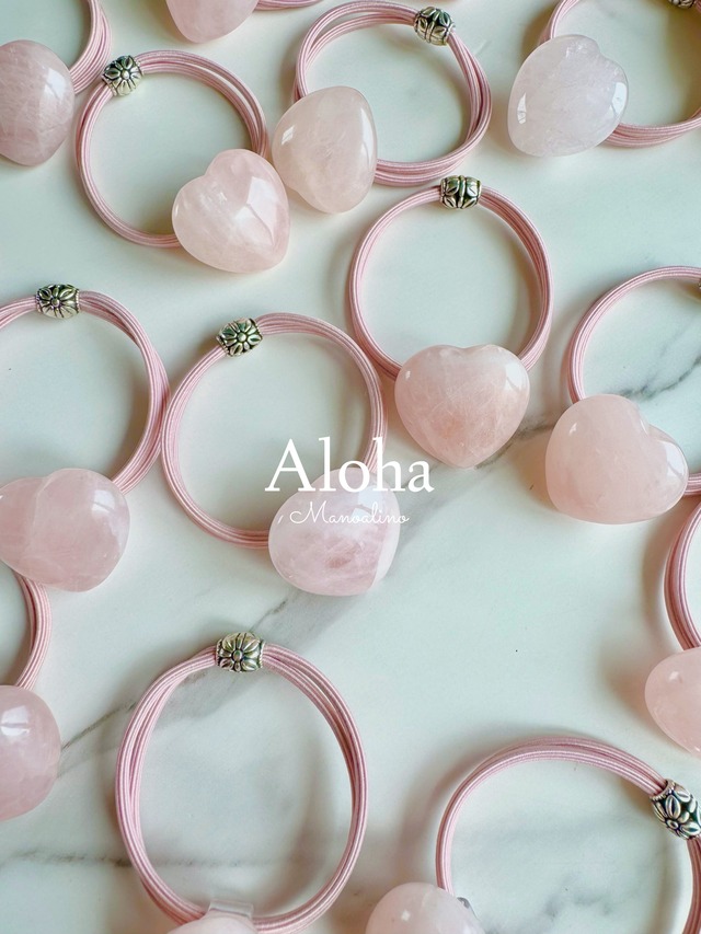 Pu'uwai heart rose quartz hair accessory（ぷっくりハートローズクォーツ天然石ヘアゴム)