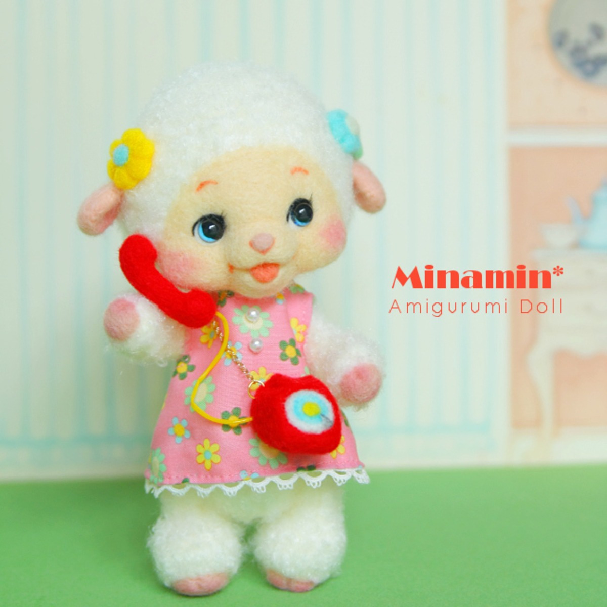 ビジニ着のブタちゃん 浮き輪付き あみぐるみ ハンドメイド 改めよ