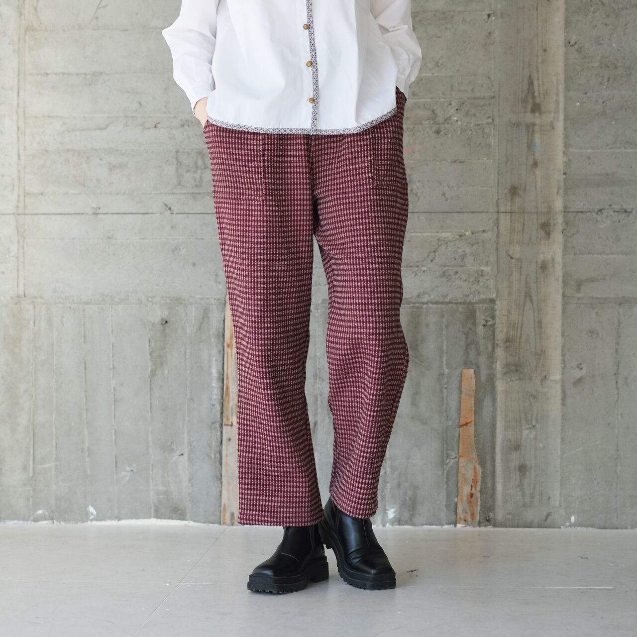 【再販】履くだけでこなれシルエット♪レトロ柄イージーパンツ(22w-11)えんじ