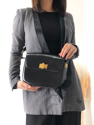 CELINE セリーヌ ターンロック ロゴ レザー ショルダーバッグ ブラック 