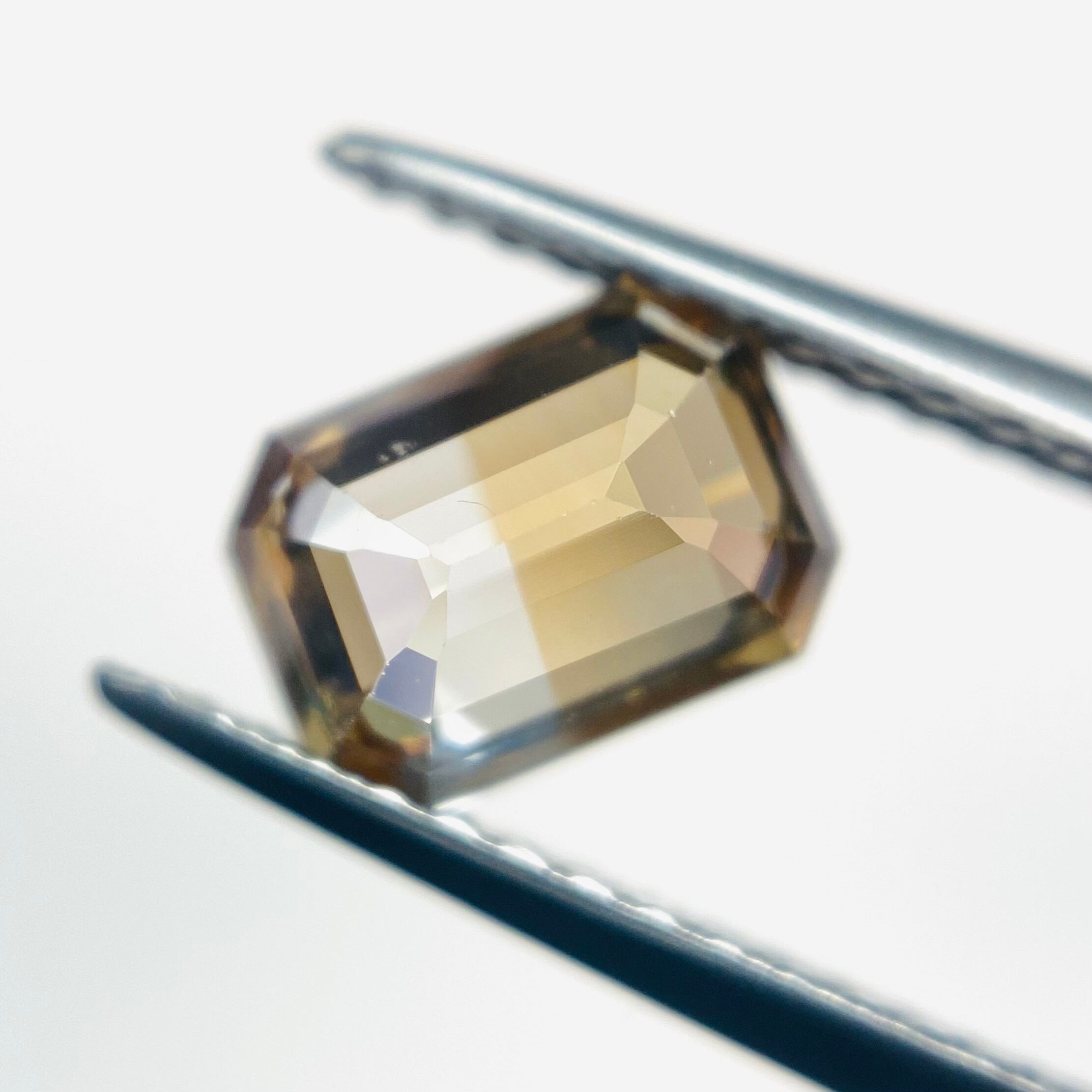 ダンディーなバイカラージルコン