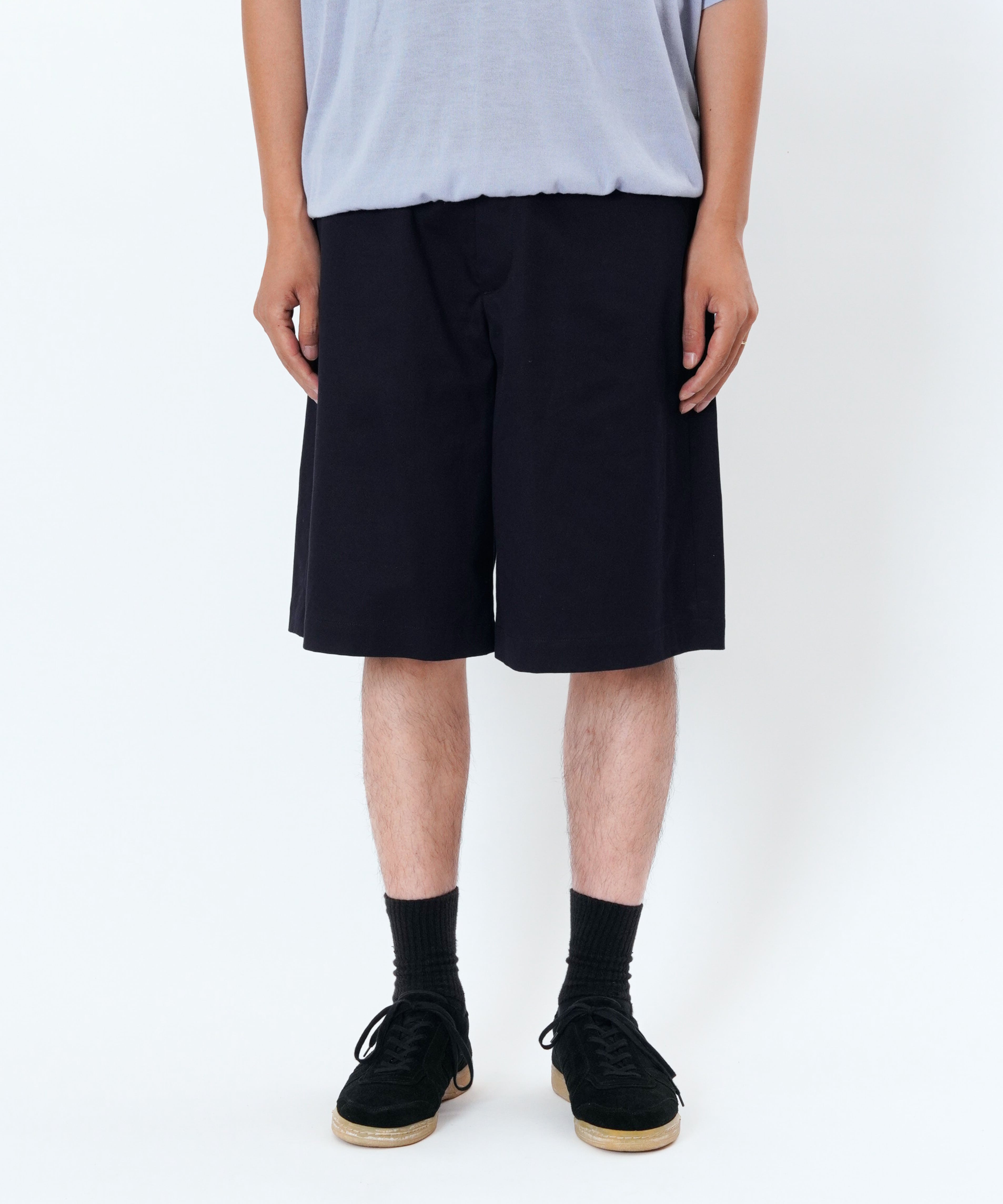 UNIVERSAL PRODUCTS. / 251-60511B NO TUCK CHINO SHORTS (NAVY