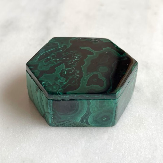 【限定１点】【超美石】マラカイト　六角形　小物入れ　6056