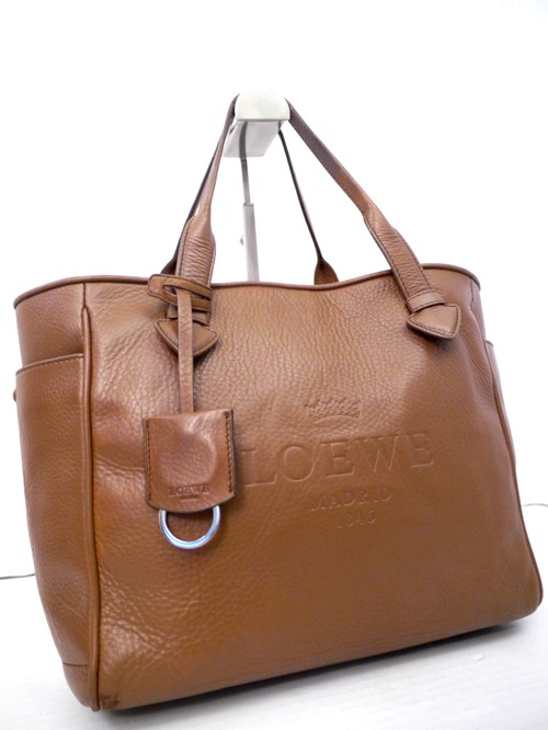 18万◆LOEWE ロエベ HERITAGE ヘリテージ M A4対応 ビジネス可 レザー トート ハンド バッグ 茶◆ 大きなロゴが映える使いやすい定番モデル